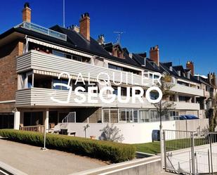 Außenansicht von Wohnung miete in Collado Villalba mit Heizung, Terrasse und Schwimmbad