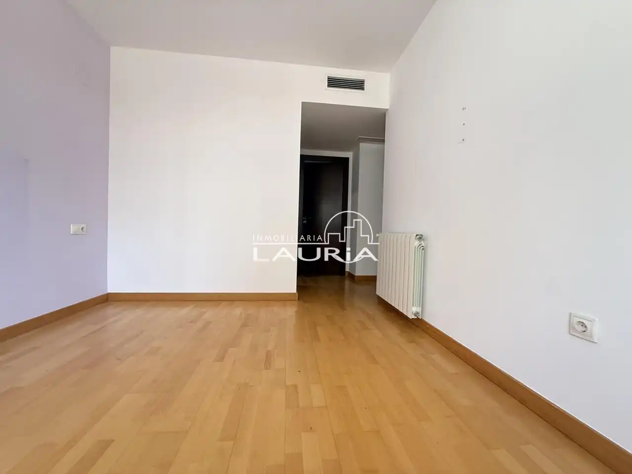 Bedroom of Flat for sale in Burjassot  with Air Conditioner, Heating and Private garden