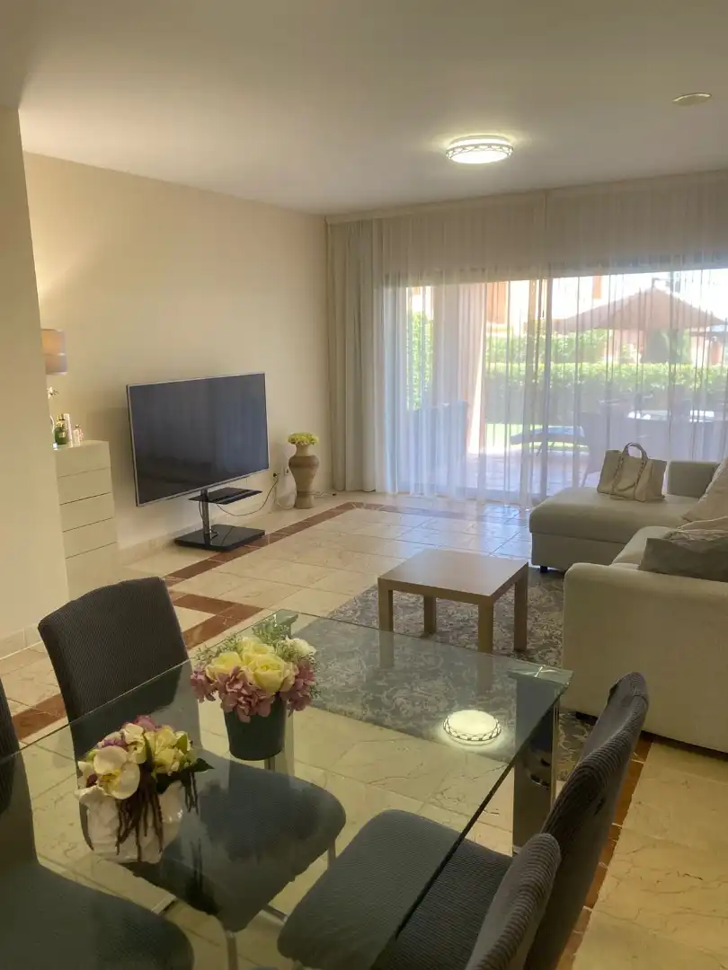 Piso con piscina en venta en Calle Pico Alcazaba 21, imagen 5
