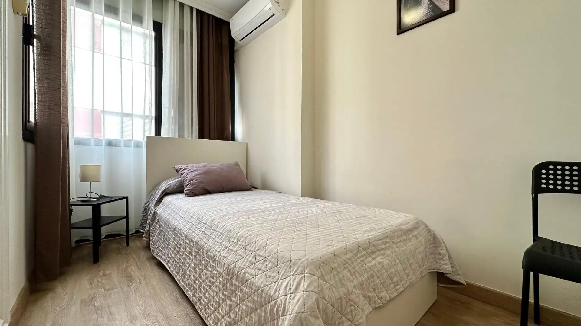 Dormitori de Apartament de lloguer en Alicante / Alacant amb Aire condicionat, Calefacció i Parquet
