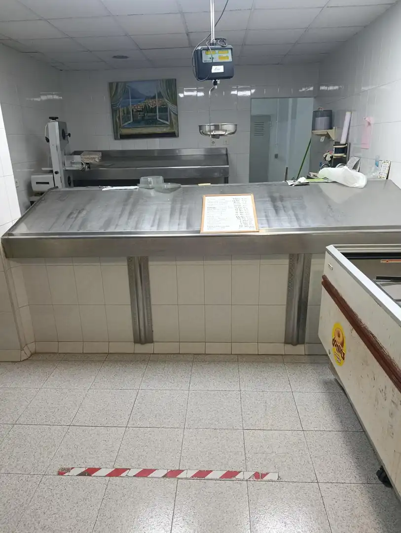 Local comercial en venta en Calle LEPANTO 17