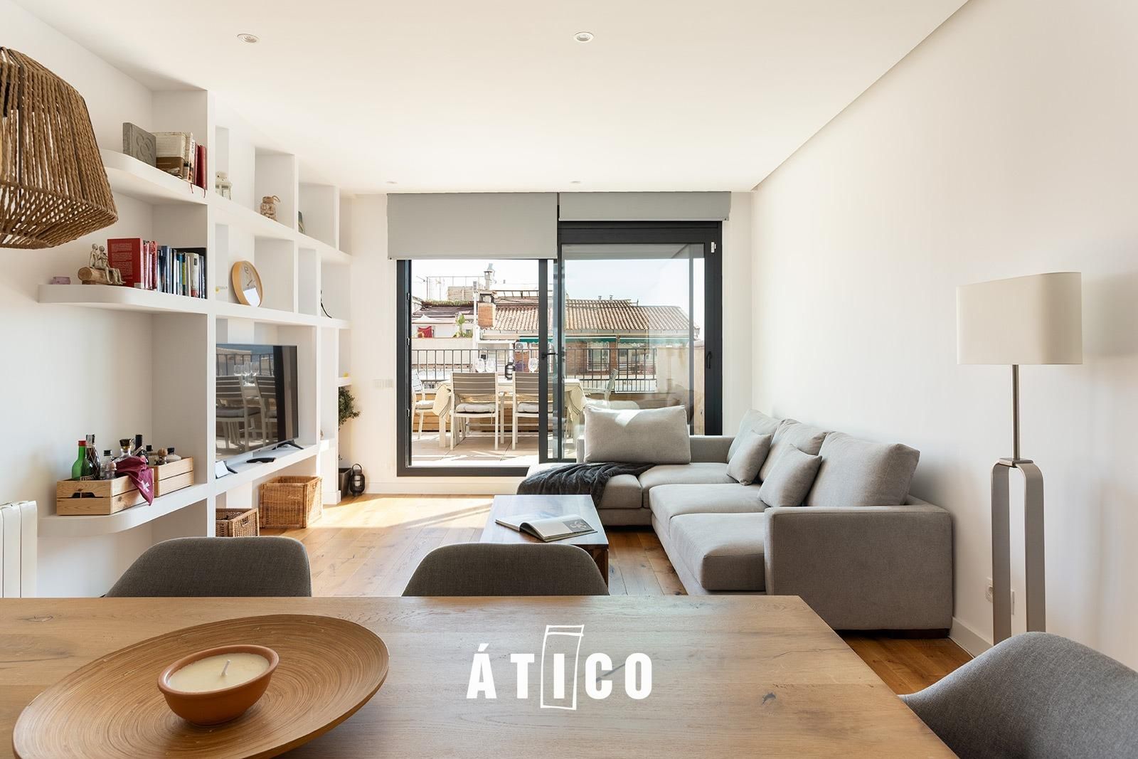 Living room of Attic for sale in  Barcelona Capital  with Air Conditioner, Terrace and Storage room