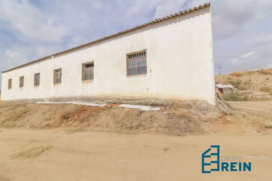 Exterior view of Industrial buildings for sale in Recas, Toledo