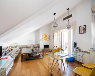 Sala d'estar de Àtic en venda en  Granada Capital amb Aire condicionat, Calefacció i Parquet
