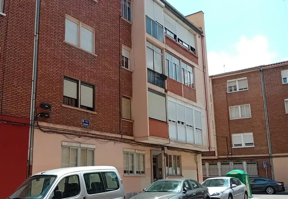 Vista exterior de Piso en venta en Valladolid con Terraza