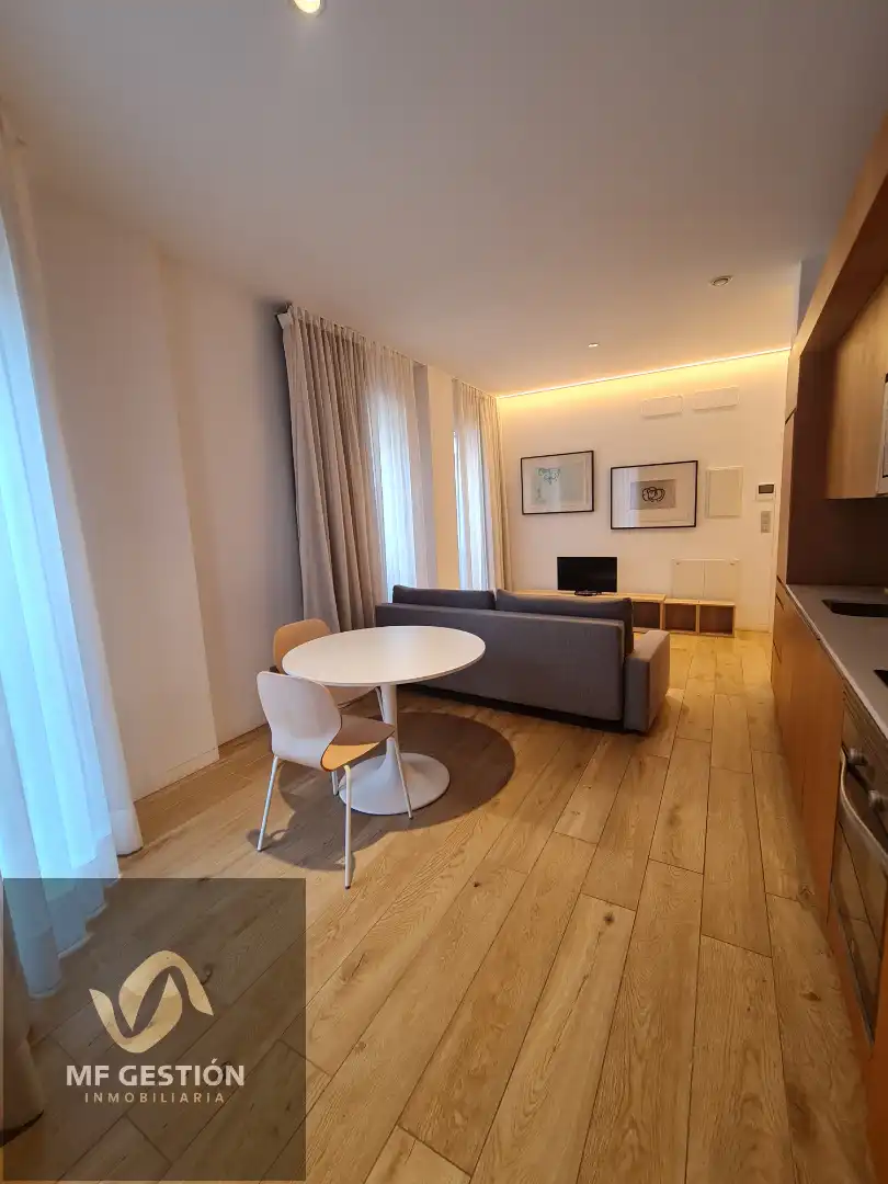 Living room of Flat for rent in Vigo   with Air Conditioner, Heating and Furnished