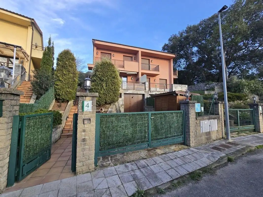 Vista exterior de Casa o chalet en venta en Llanes con Calefacción y Terraza