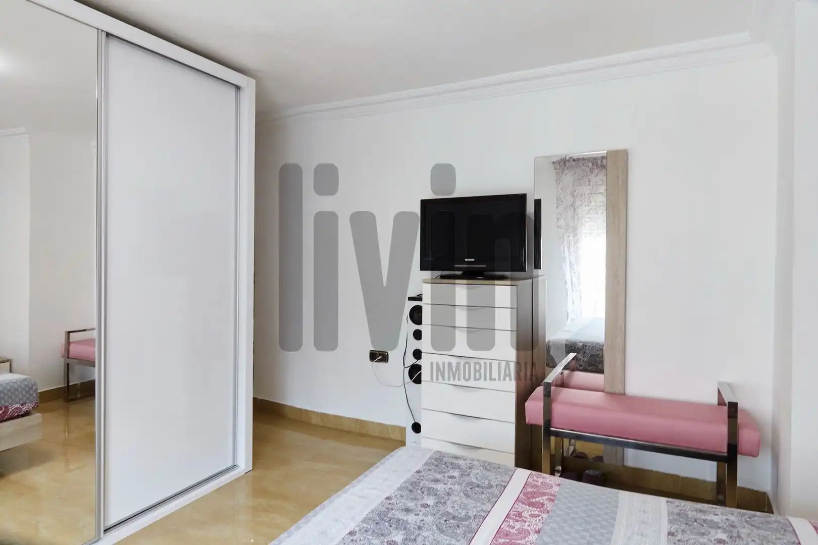 Dormitori de Casa o xalet en venda en Jaén amb Aire condicionat, Calefacció i Terrassa