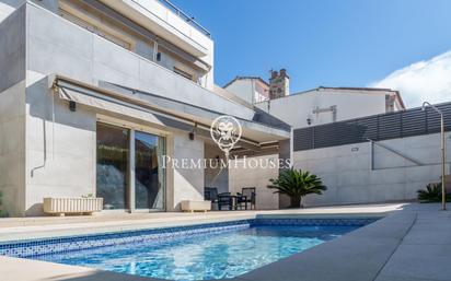 Terrassa de Casa o xalet en venda en Vilanova i la Geltrú amb Aire condicionat i Piscina