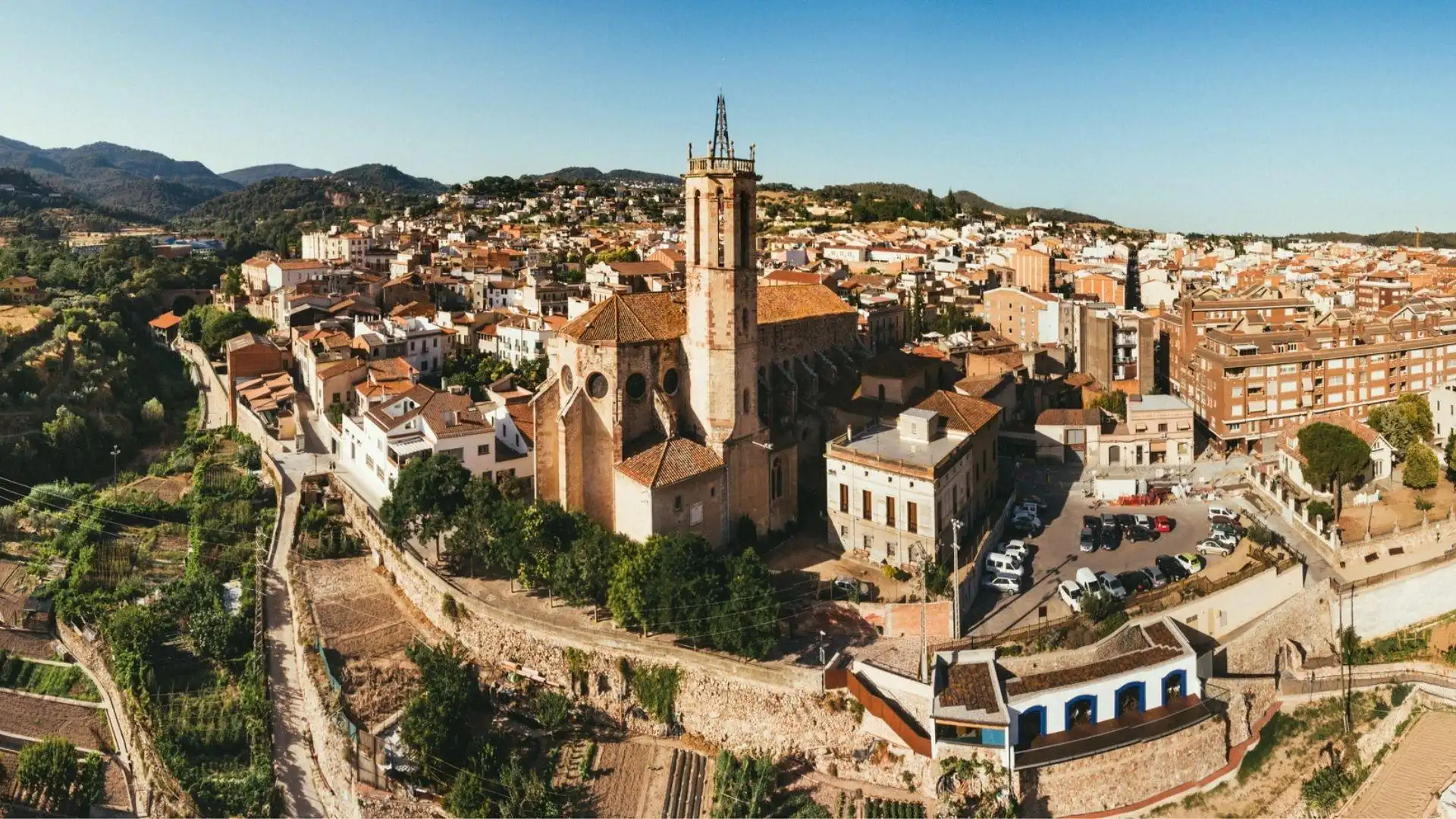 Vista exterior de Casa o xalet en venda en Caldes de Montbui amb Aire condicionat, Calefacció i Jardí privat