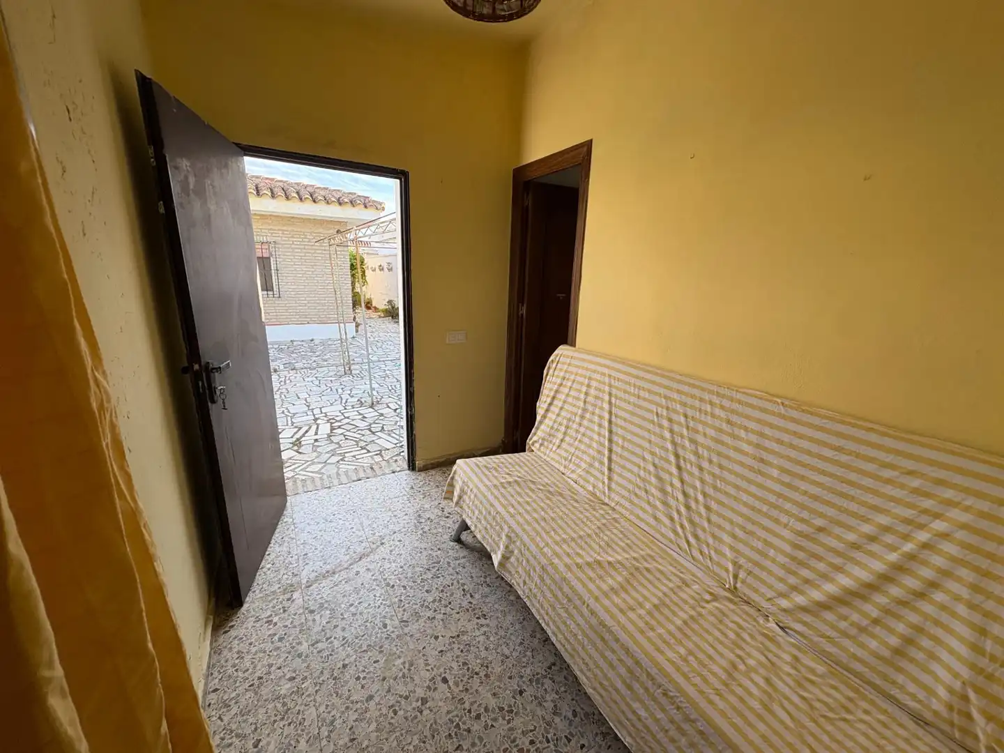 Vista exterior de Casa o xalet en venda en El Puerto de Santa María amb Jardí privat, Traster i Piscina