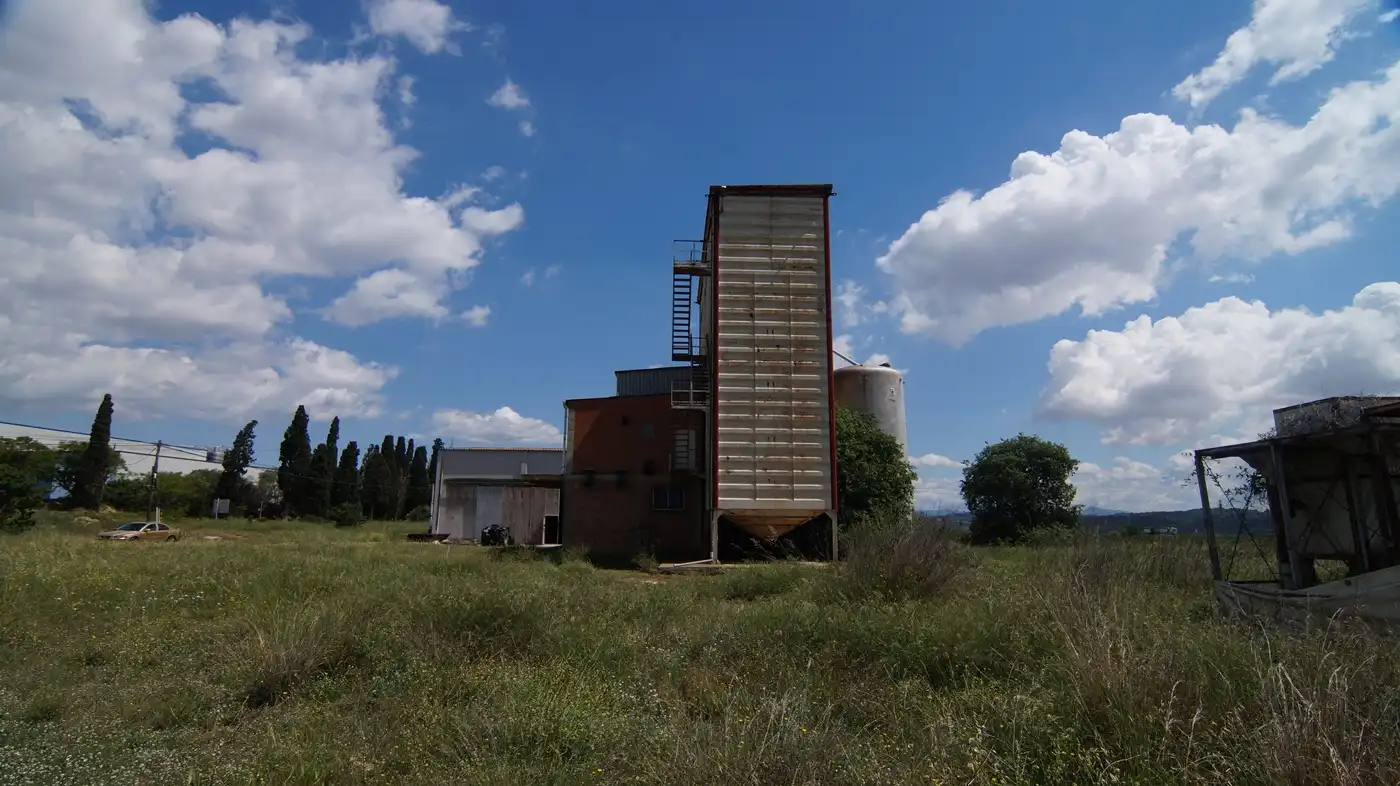 Vista exterior de Nau industrial en venda en Vilallonga del Camp