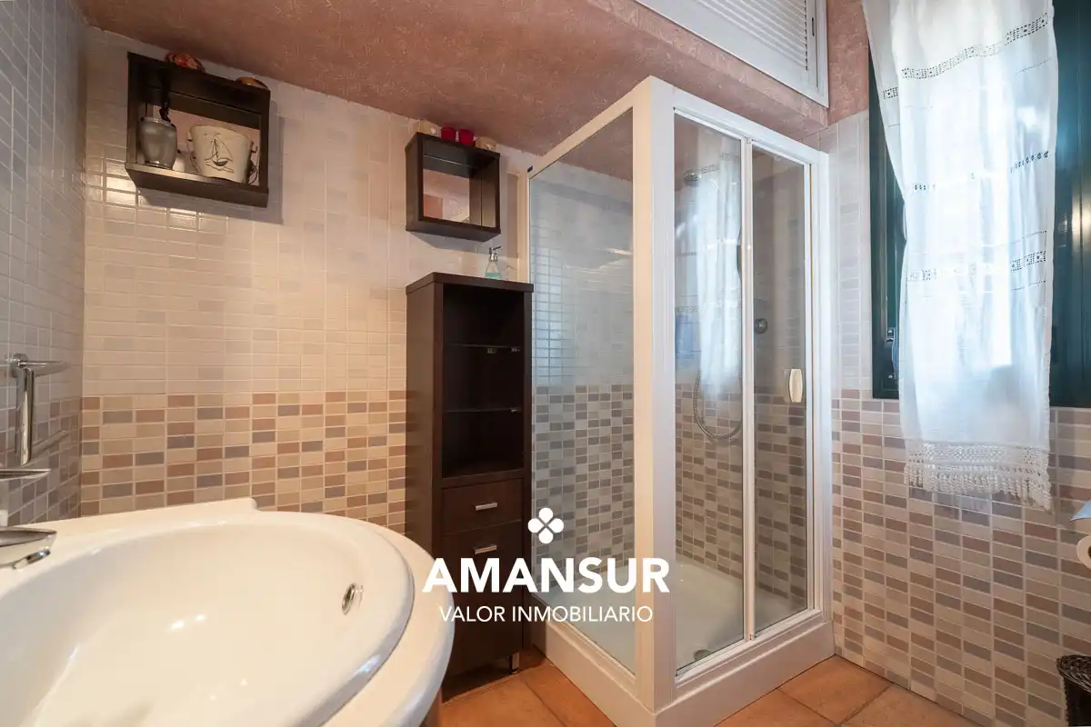 Bathroom of Houses for sale in Punta Umbría  with Heating, Terrace and Swimming Pool