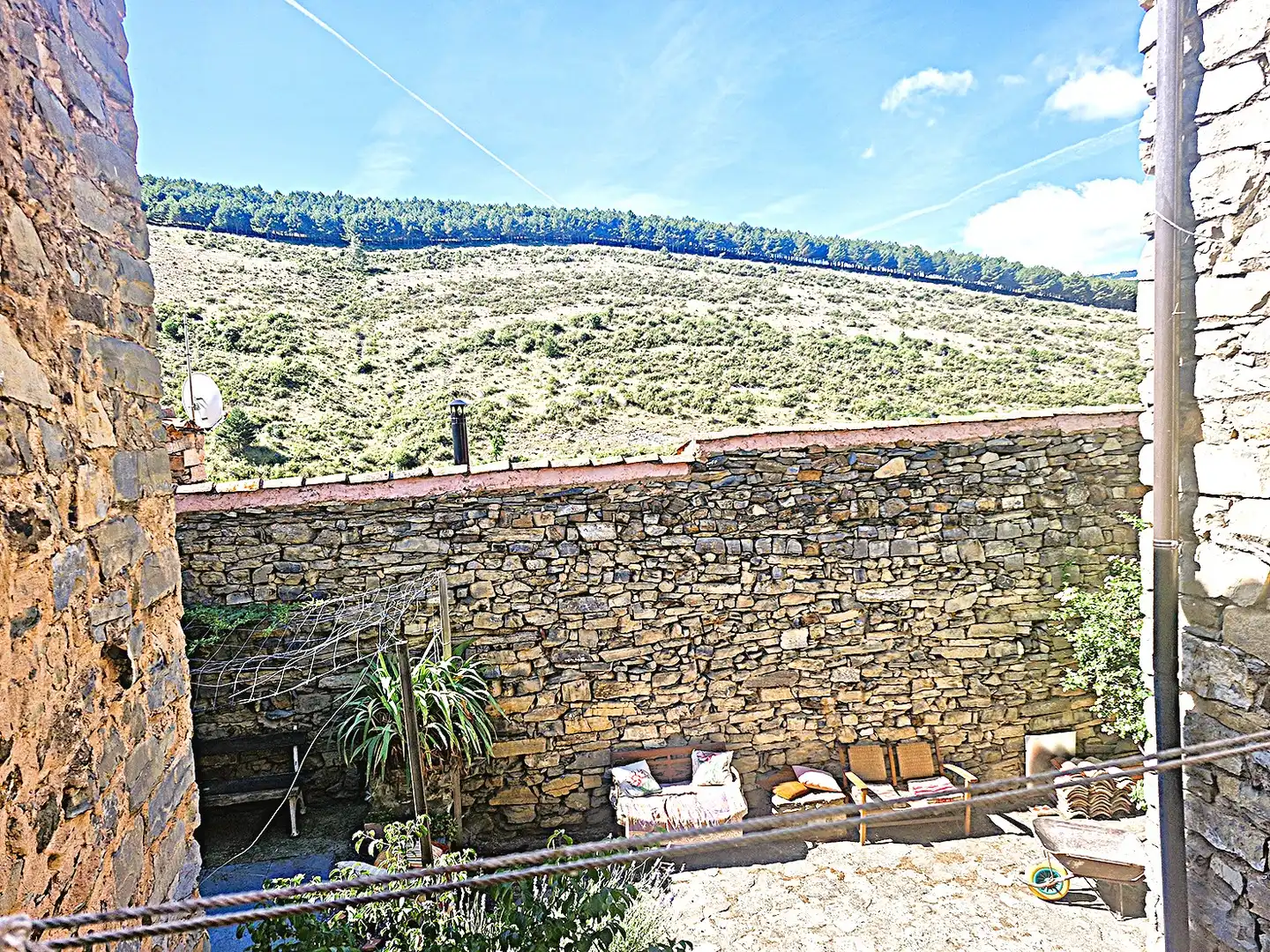Terrassa de Casa o xalet en venda en Enciso amb Calefacció, Jardí privat i Terrassa