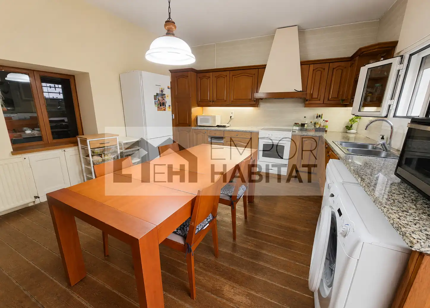 Küche von Einfamilien-Reihenhaus zum Verkauf in Llançà mit Klimaanlage, Heizung und Terrasse