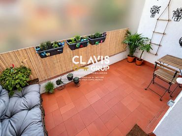 Ático con balcón en venta en Nou Barris