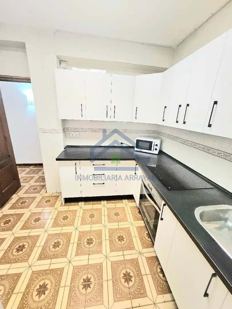Cocina de Piso en venta en Granada con Terraza y Amueblado