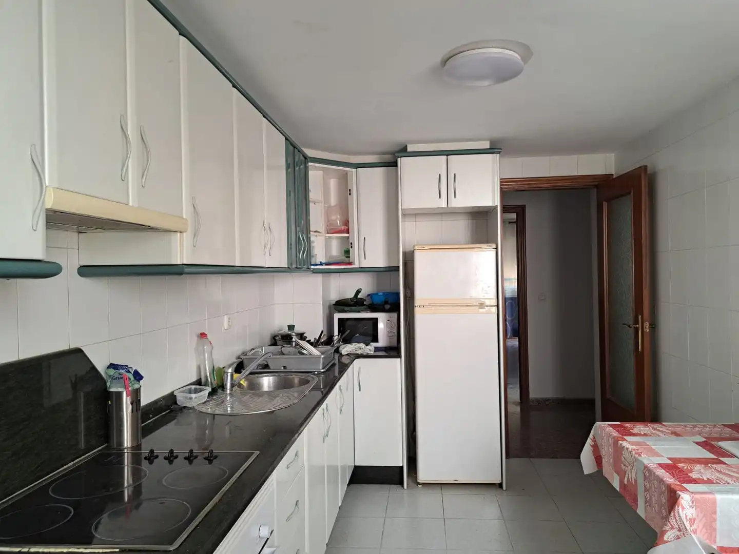 Küche von Wohnung zur untervermieten in Cartagena mit Möbliert, Ofen und Waschmaschine