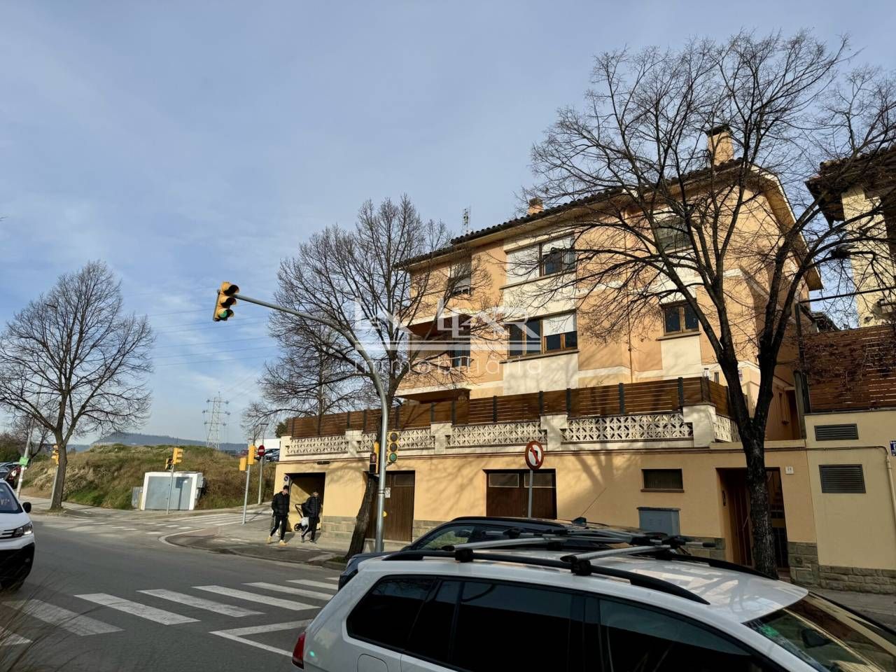 Vista exterior de Pis en venda en Vic amb Calefacció, Terrassa i Traster