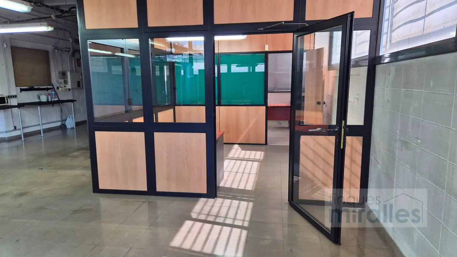 Nave industrial de alquiler en Vilassar de Dalt con Calefacción y Alarma