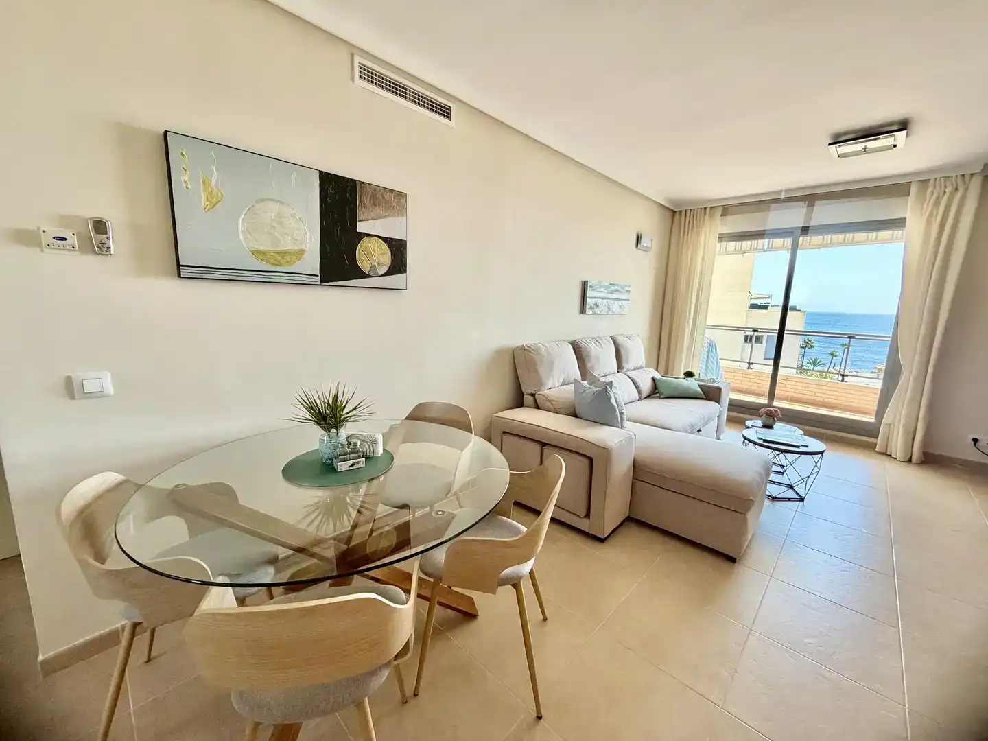 Wohnzimmer von Wohnung zur Miete in Calpe / Calp mit Klimaanlage, Privatgarten und Abstellraum