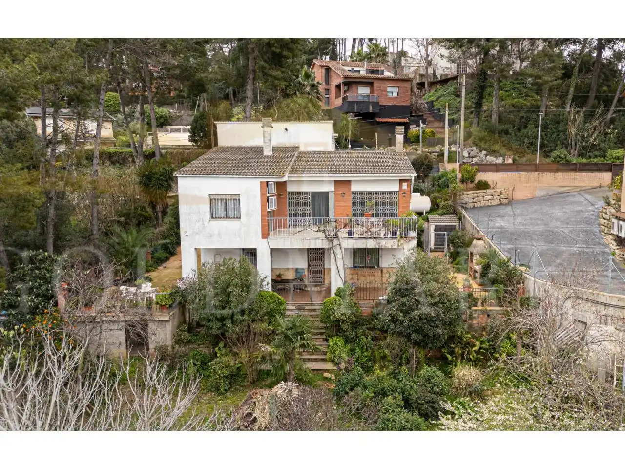 Vista exterior de Casa o xalet en venda en Corbera de Llobregat amb Aire condicionat, Calefacció i Jardí privat