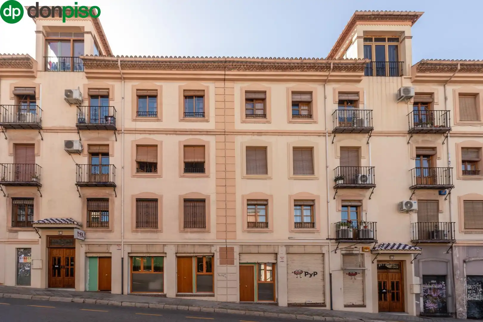Exterior view of Study for sale in Granada  with Air Conditioner, Heating and Alarm