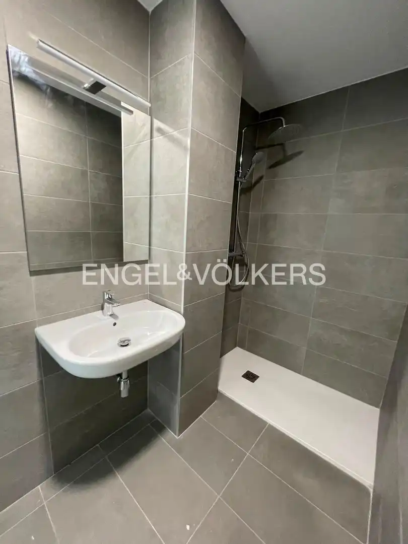 Baño de Dúplex de alquiler en Pozuelo de Alarcón con Aire acondicionado, Calefacción y Terraza