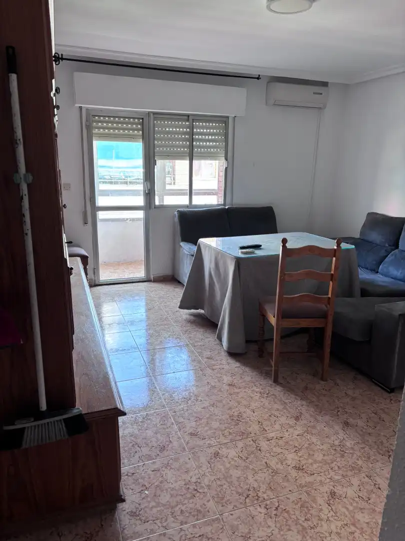 Piso con ascensor en alquiler en Calle Jesús Rincón Jiménez