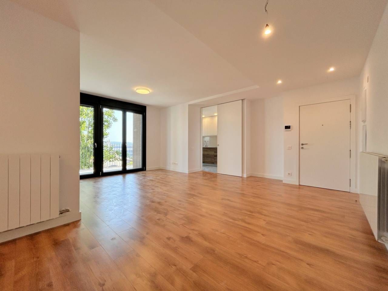 Living room of Flat to rent in Manresa  with Air Conditioner, Heating and Parquet flooring