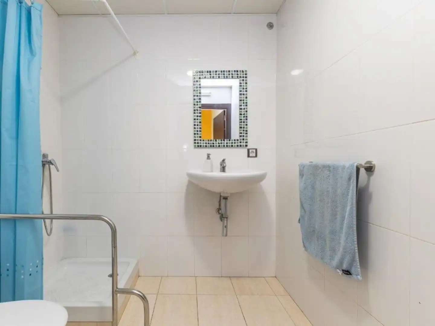 Baño de Local en venta en Tavernes Blanques con Aire acondicionado
