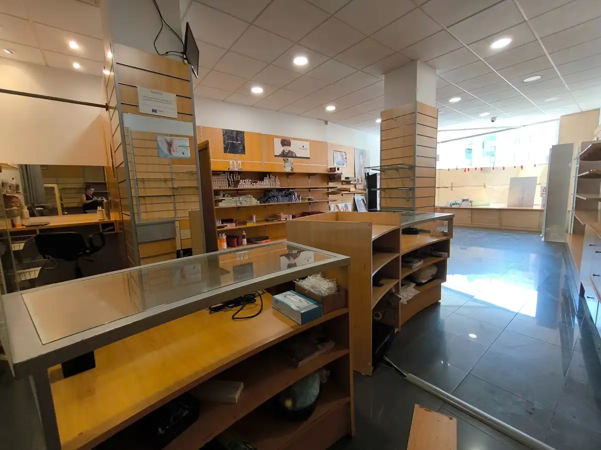 Local comercial de lloguer a Vilagarcía, imagen 2