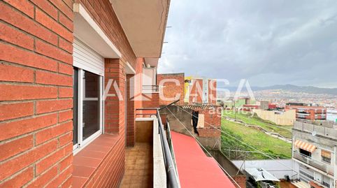 Foto 2 de Piso en venta en Carrer de la Circumval.lació, Santa Rosa, Santa Coloma de Gramenet