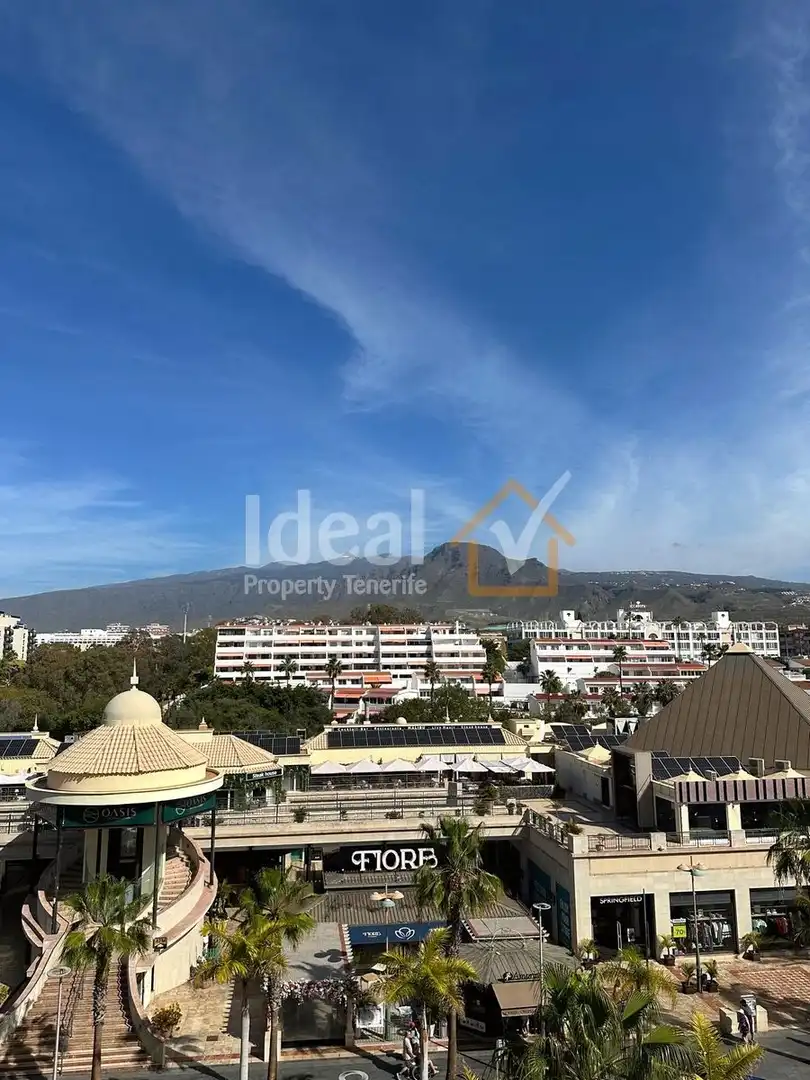 Vista exterior de Àtic en venda en Arona amb Terrassa i Moblat