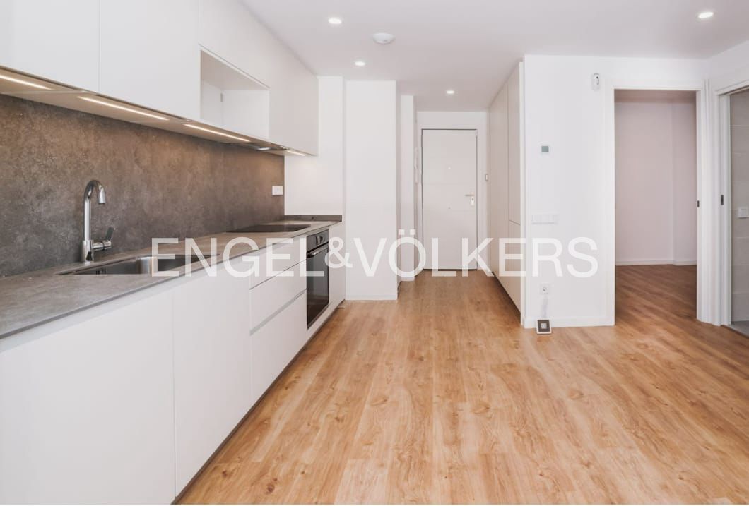 Cuina de Apartament de lloguer en Sant Boi de Llobregat amb Aire condicionat, Calefacció i Parquet