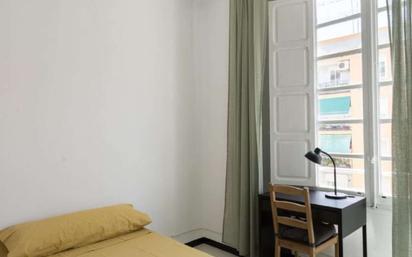 Bedroom of Flat to share in  Valencia Capital  with Air Conditioner and Terrace