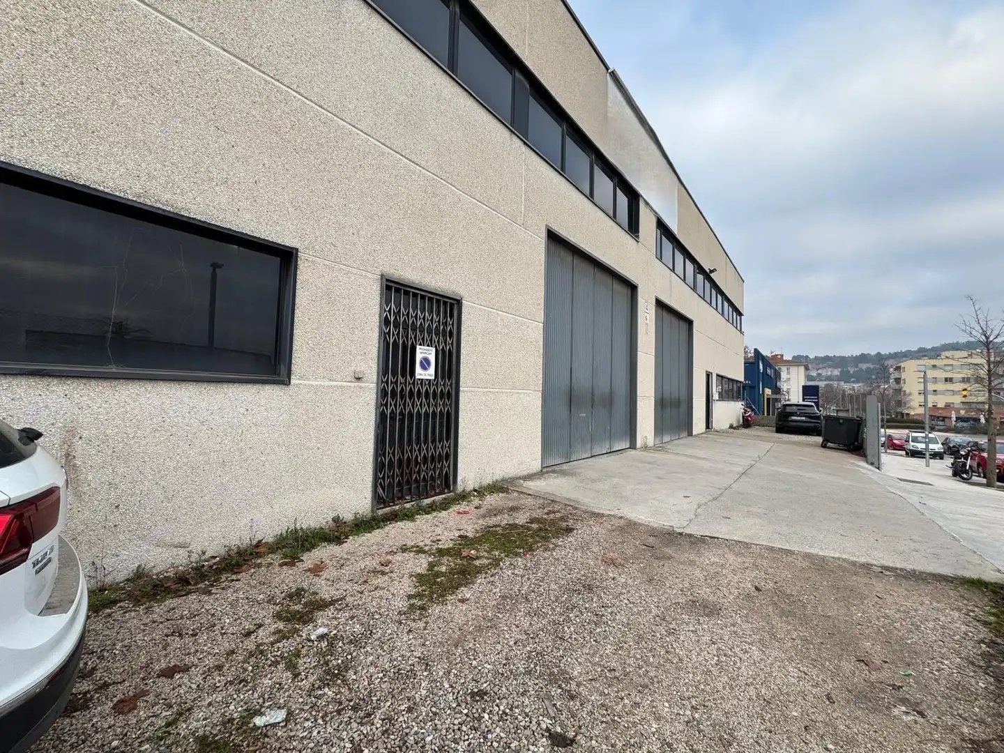 Außenansicht von Fabrikhallen zur Miete in Igualada