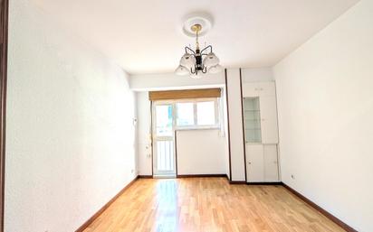 Bedroom of Flat for sale in Oviedo   with Heating