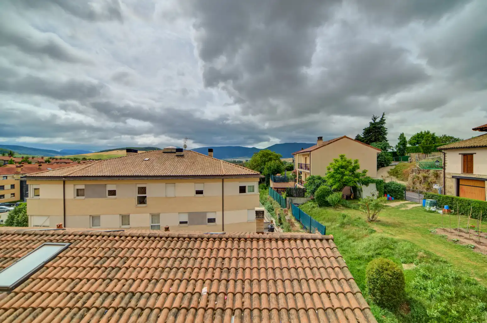 Vista exterior de Piso en venta en Valle de Elorz / Elortzibar con Calefacción y Parquet