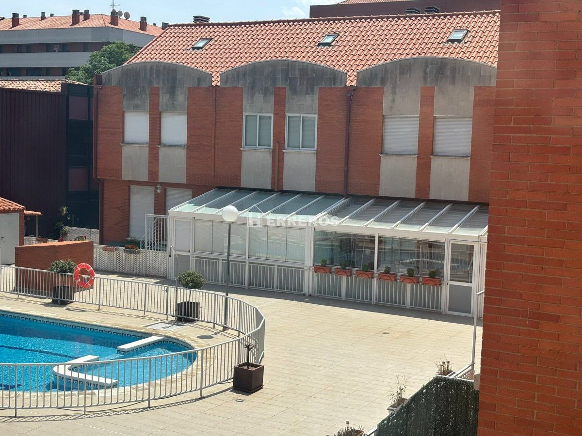 Exterior view of Single-family semi-detached for sale in  Logroño  with Heating, Parquet flooring and Terrace