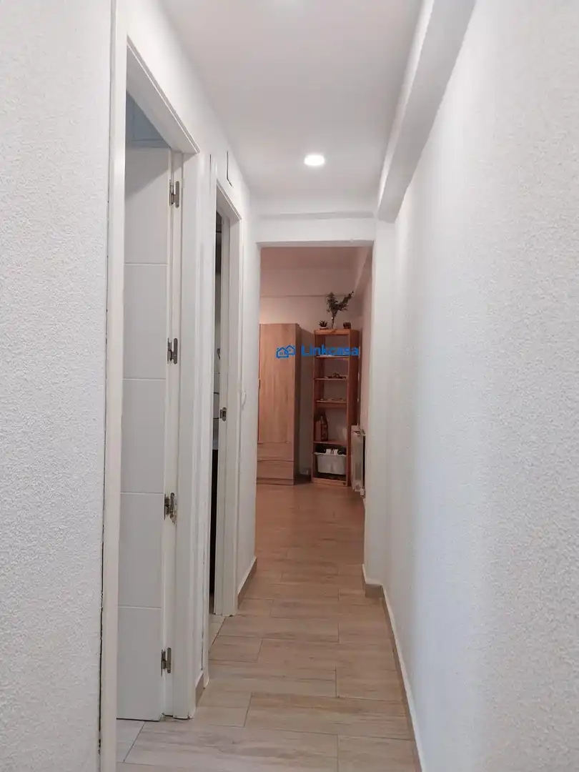 Piso en venta en Madrid con Calefacción, Terraza y Balcón