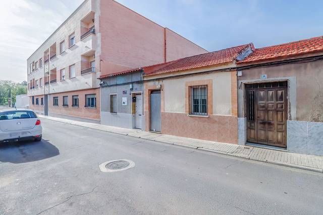 Casa-chalet en Venta en C/ Molinos de Viento en Carretera de Córdoba - Libertad