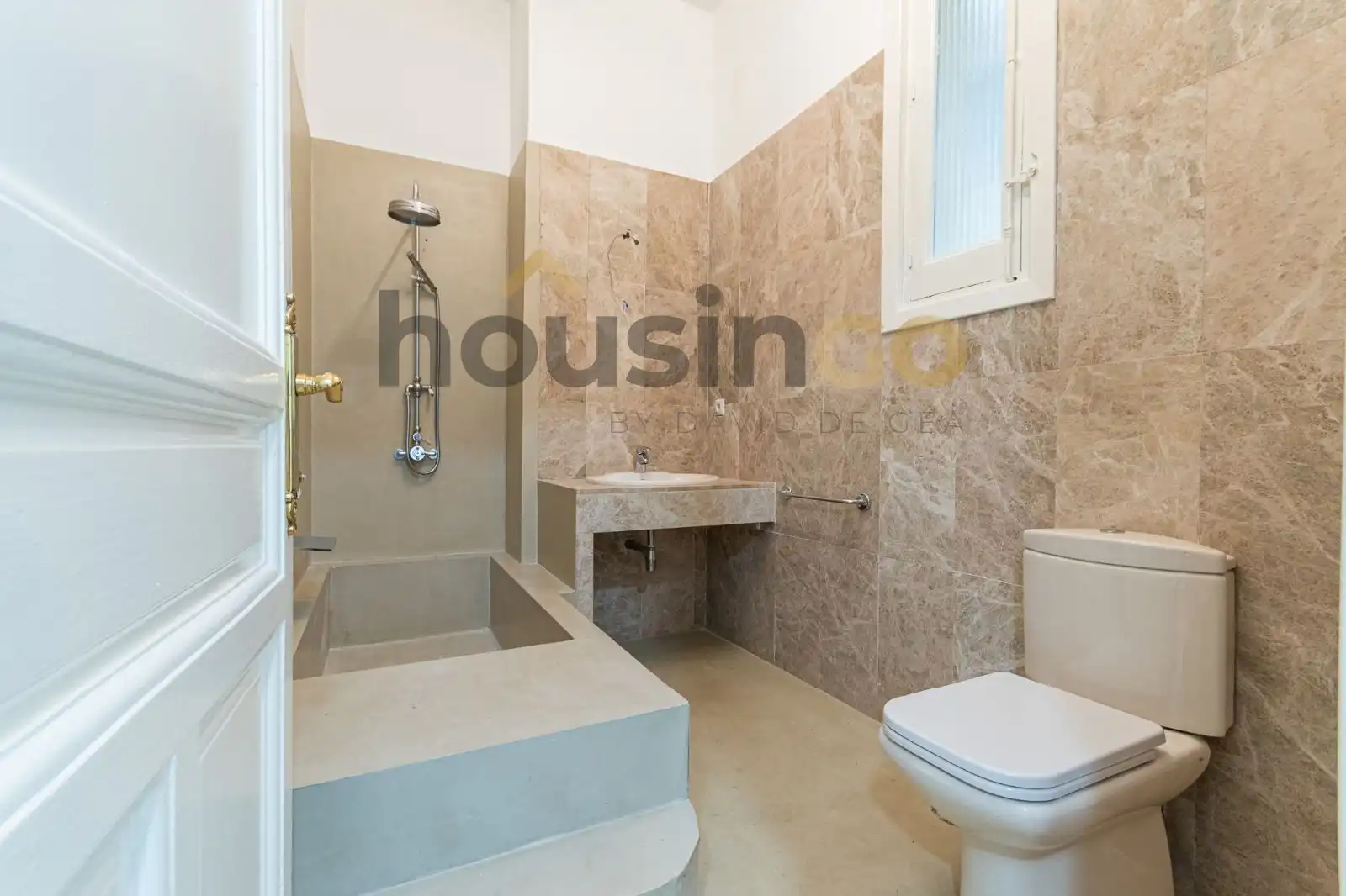Bathroom of Flat for rent in Madrid  with Heating, Terrace and Oven