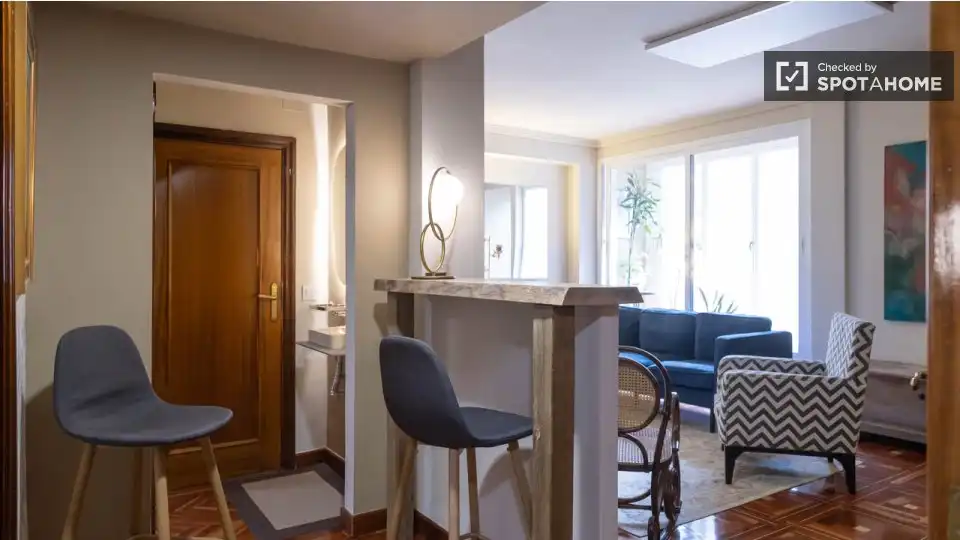 Flat for rent in Trafalgar