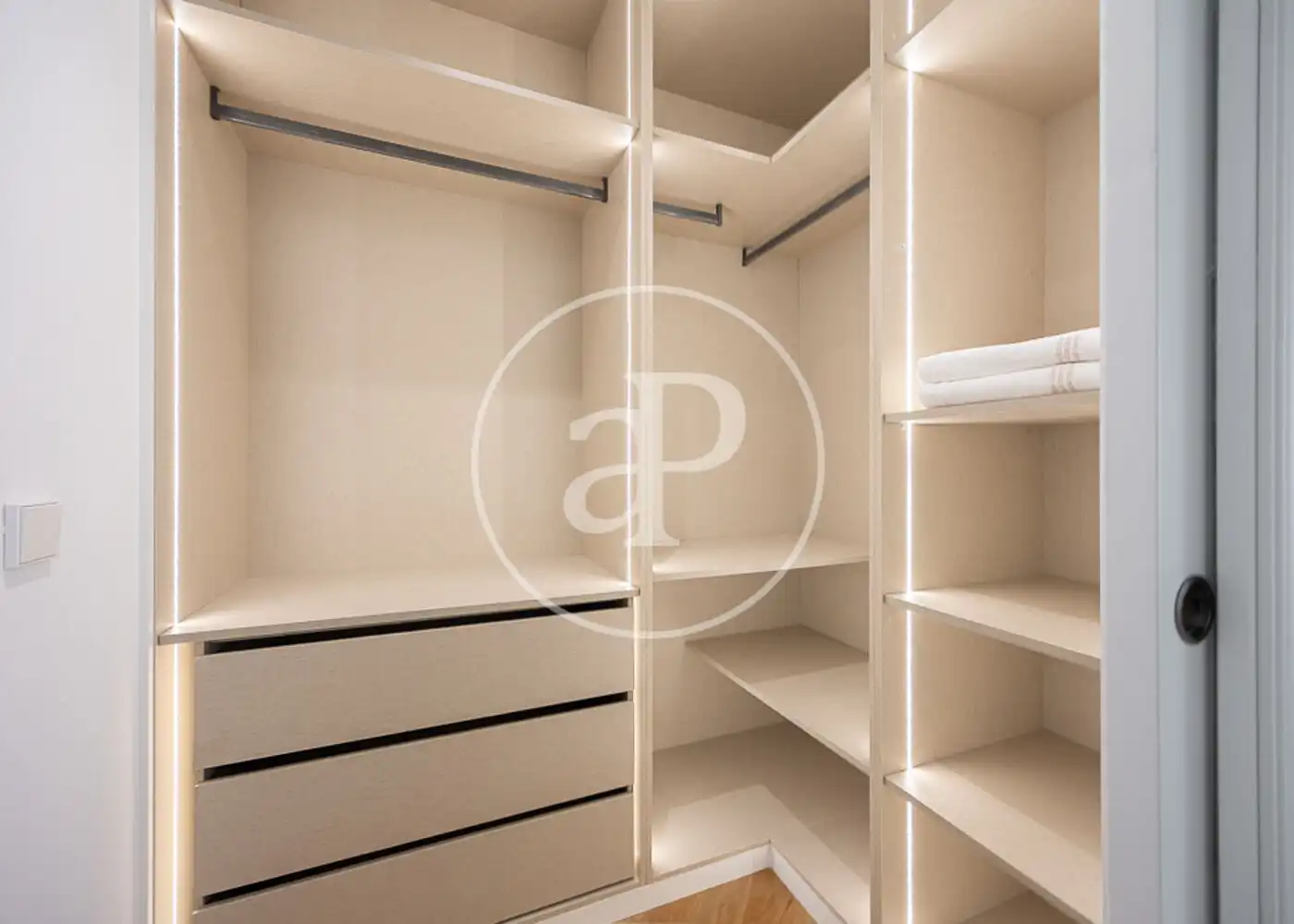 Bedroom of Flat for sale in Madrid  with Air Conditioner, Heating and Furnished
