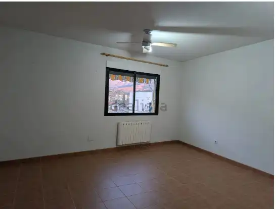 Habitación de Piso en venta en Navaluenga con Calefacción y Trastero