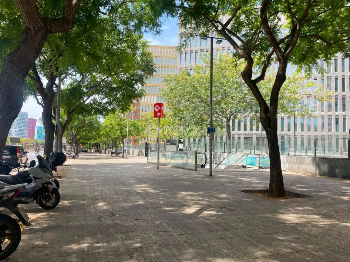 Außenansicht von Geschaftsraum zur Miete in L'Hospitalet de Llobregat mit Klimaanlage