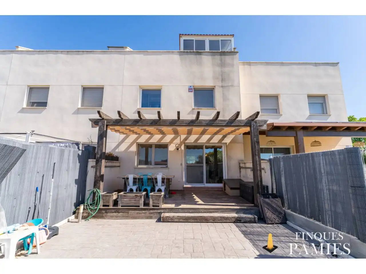 Vista exterior de Casa adosada en venta en Riudoms con Aire acondicionado, Calefacción y Jardín privado