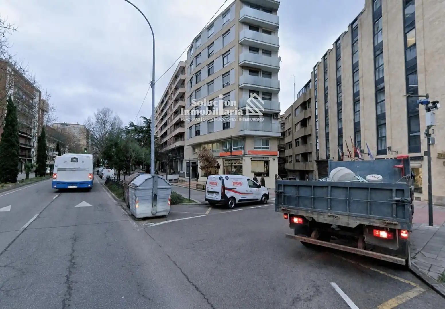 Vista exterior de Pis de lloguer en Salamanca amb Calefacció i Moblat