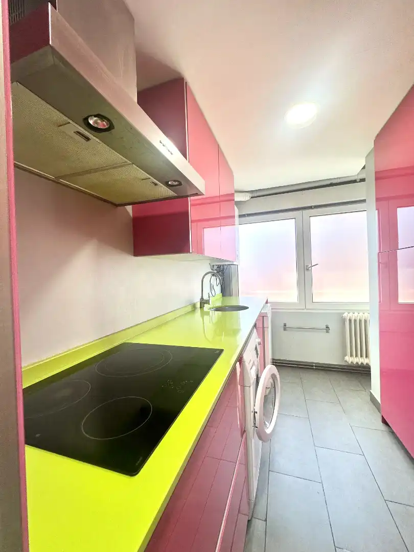 Cocina de Piso en venta en Madrid con Calefacción, Trastero y Horno